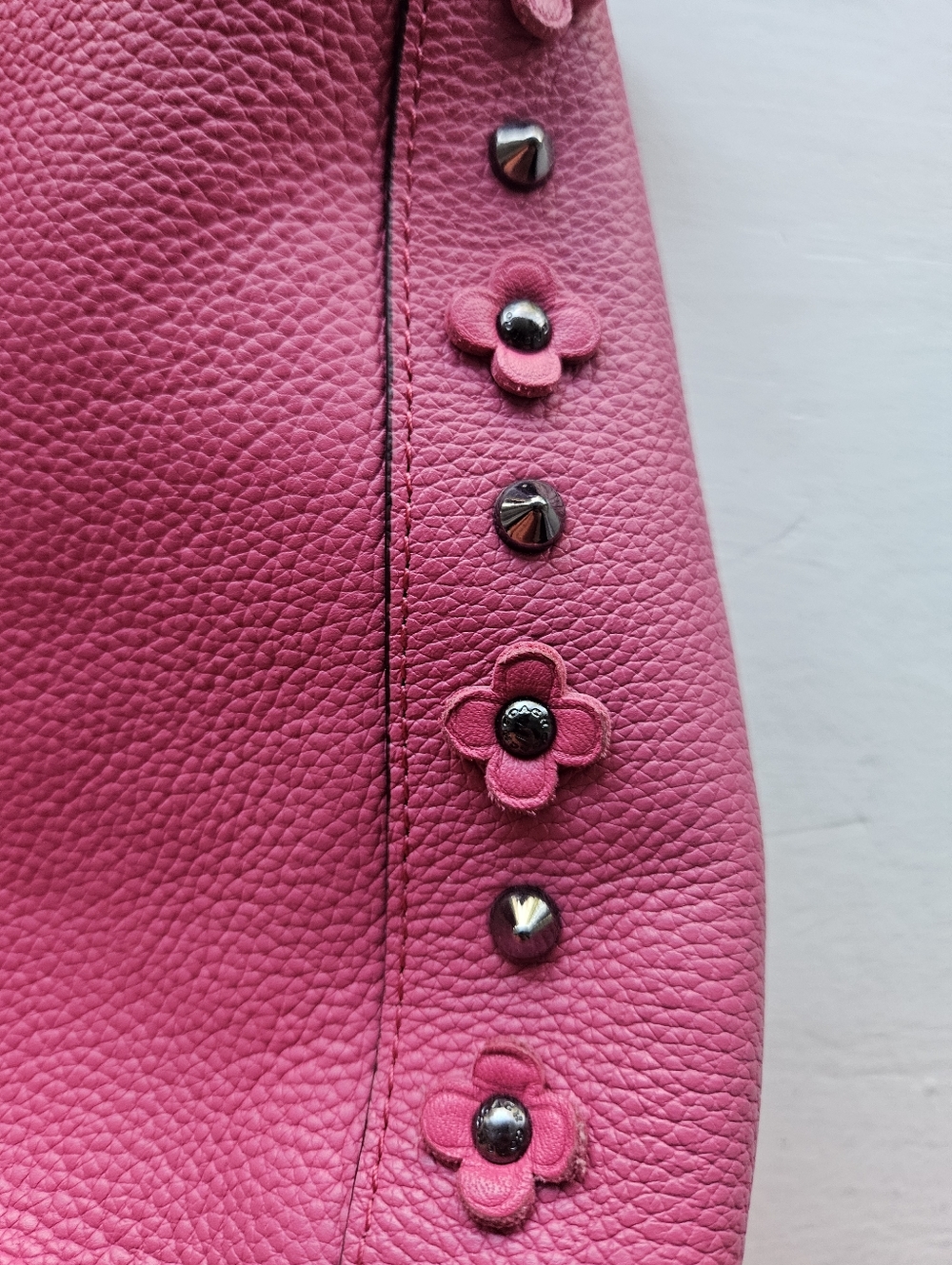 Coach Pink Leather Women's Bag - Picture 6 of 8